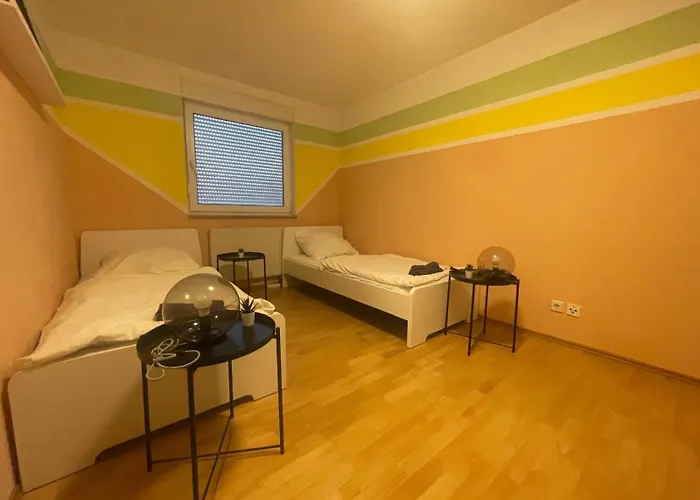 Apartamento 3-zimmer-monteurswohnung In Für 6 Personen *